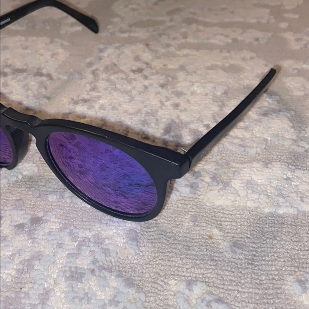 Diff Eyewear Sunglasses With Case View 3